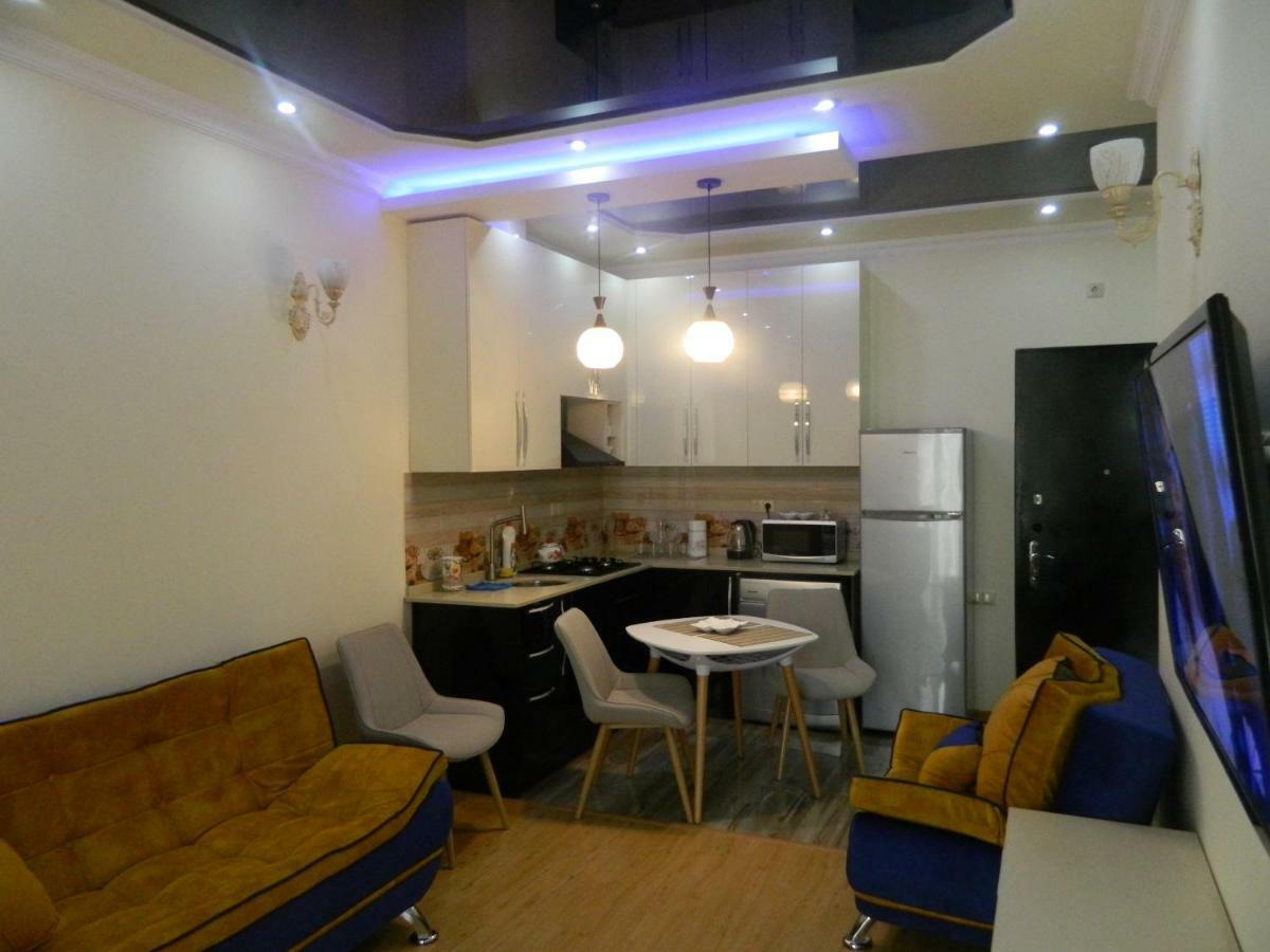 Chemi Saxli Apartment Батуми Экстерьер фото