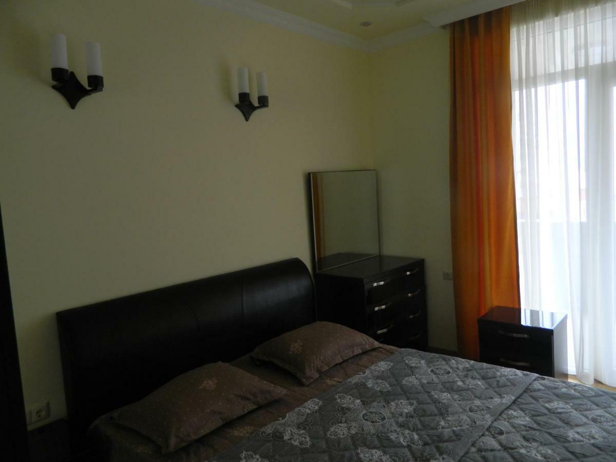Chemi Saxli Apartment Батуми Экстерьер фото